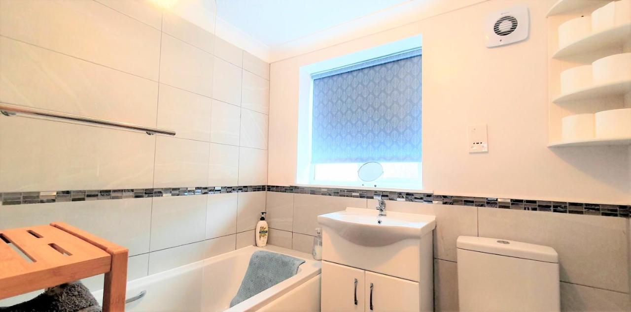 Comfortable Victorian 3 Bedroom Semi-Detached House With Fast Wi-Fi Sittingbourne Exterior photo
