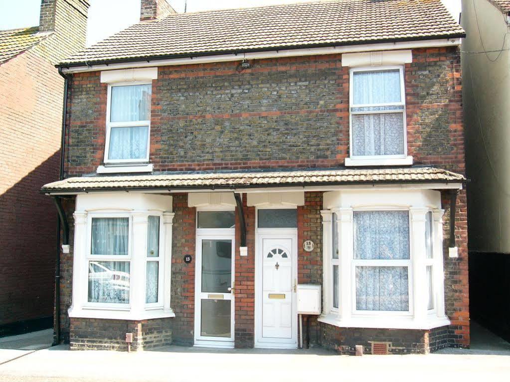 Comfortable Victorian 3 Bedroom Semi-Detached House With Fast Wi-Fi Sittingbourne Exterior photo
